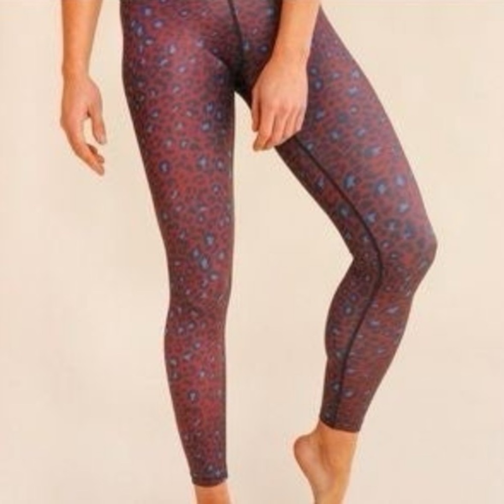 Beyond Yoga x Barre 3 Animal Print PowerShine High Waisted Midi Legging